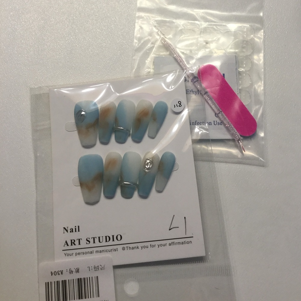 Brand New Hand Made Press on Nails # 118